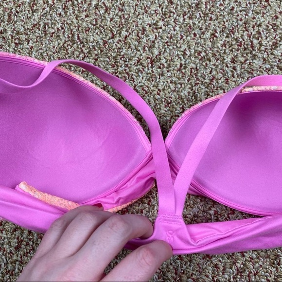 Victoria's Secret Lace Bra - Picture 3 of 4